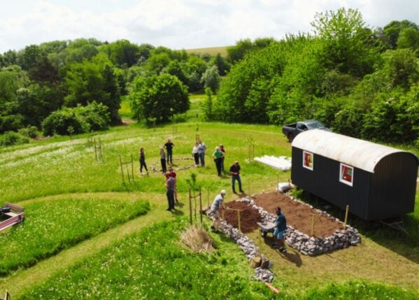 Menschen in Natur - nachhaltige Geldanlage  | GLS Investments 